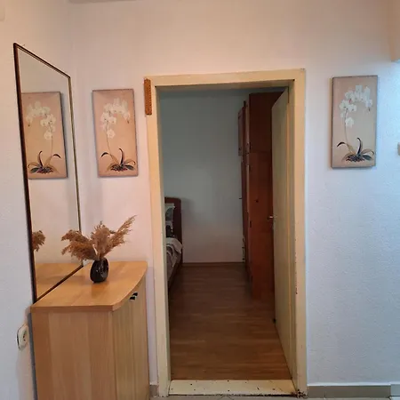 Daire Apartmant Vest Liyubuşka